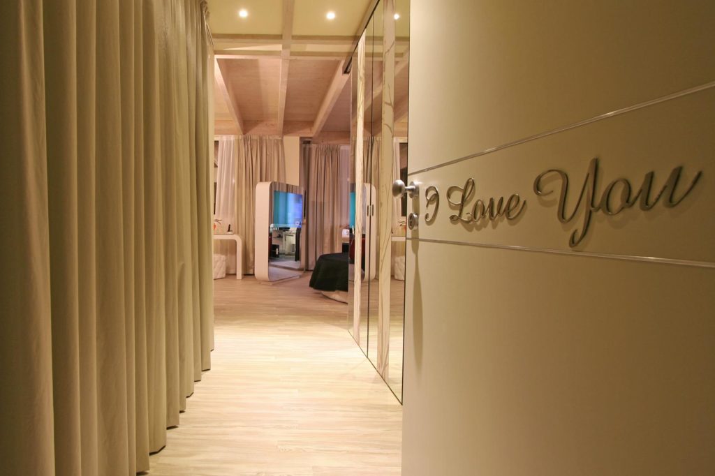 EcoHotel-Primavera---Riva-del-Garda---Love-Suite-Superior---Entrata