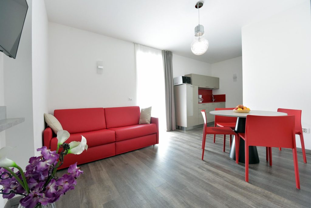 EcoHotel Primavera - Appartamento con due camere Deluxe - Fuoco - zona giorno e cucina