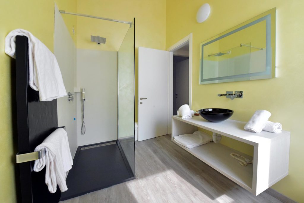 EcoHotel Primavera - Appartamento con due camere Deluxe - Fuoco - bagno